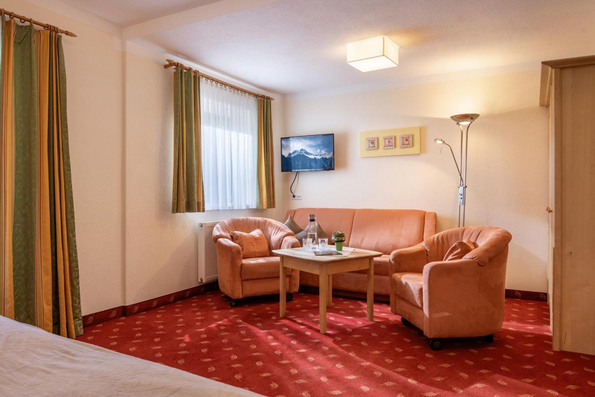 Hotel Garni Birkenhof Майрхофен Экстерьер фото