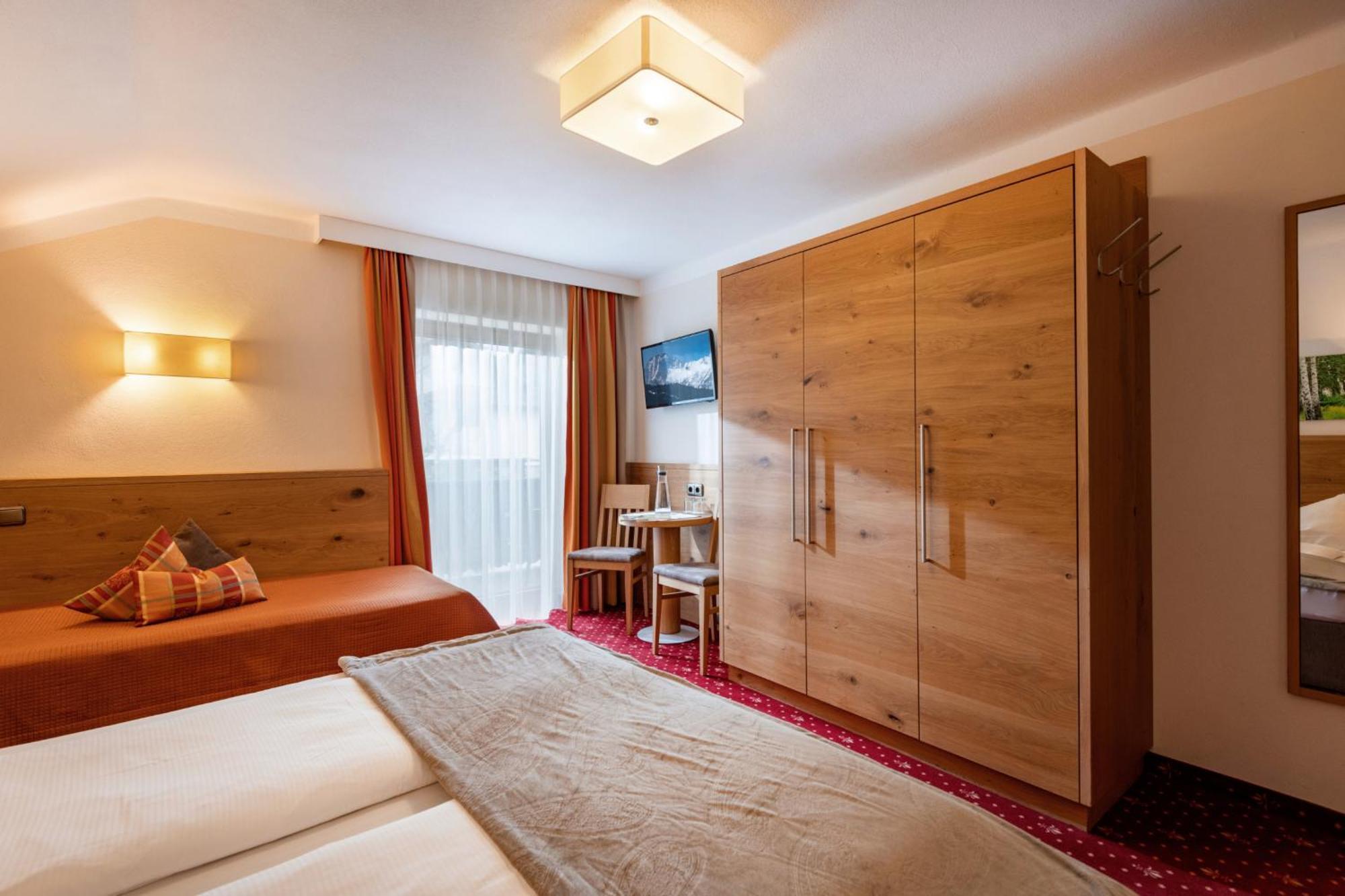 Hotel Garni Birkenhof Майрхофен Экстерьер фото