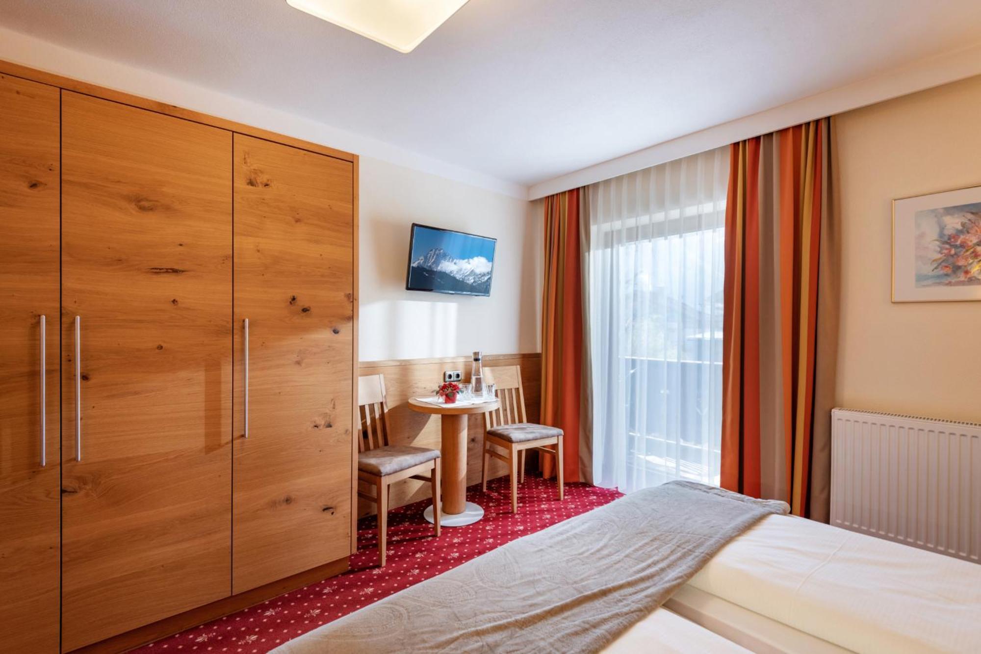 Hotel Garni Birkenhof Майрхофен Экстерьер фото