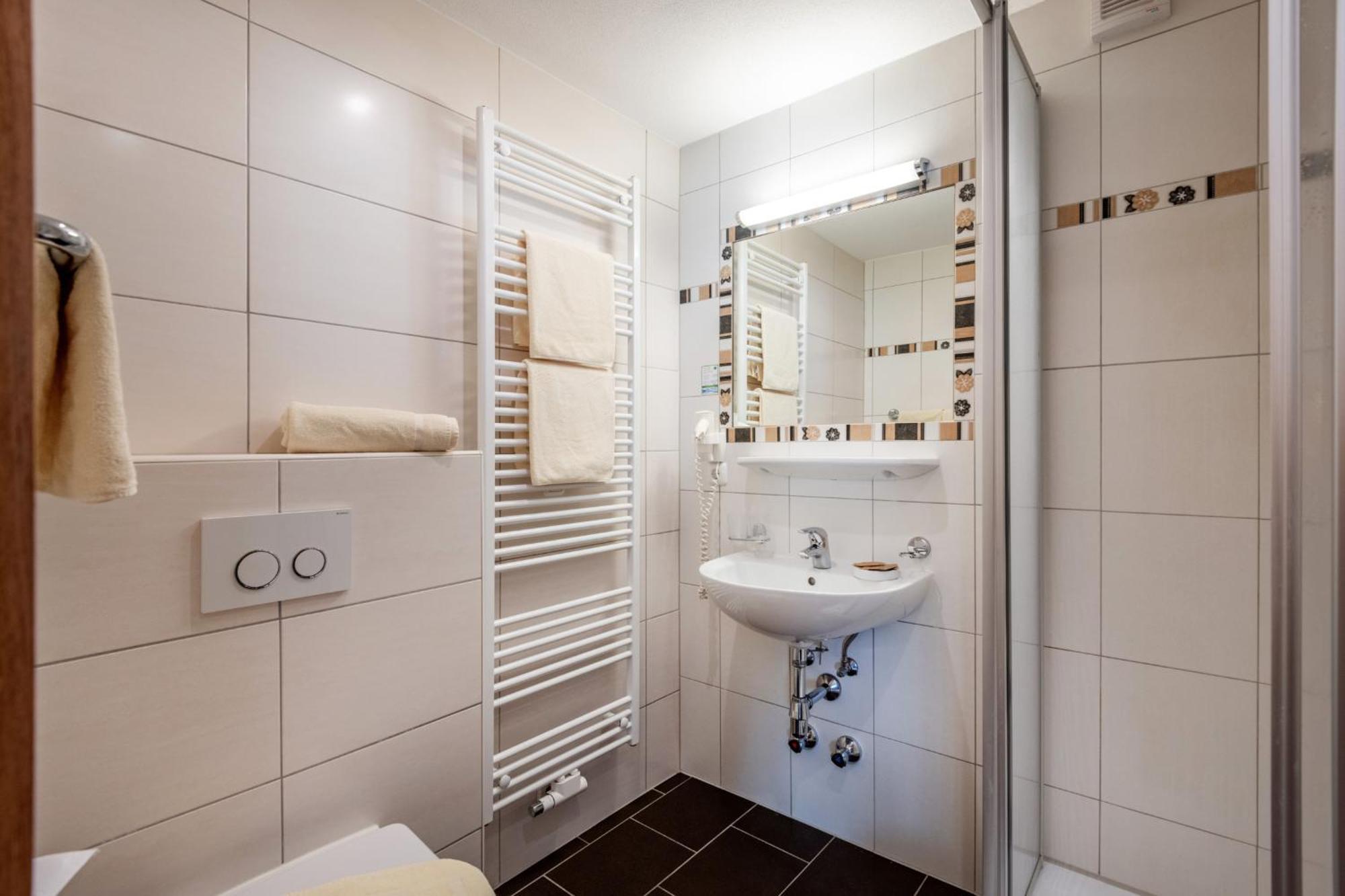 Hotel Garni Birkenhof Майрхофен Экстерьер фото