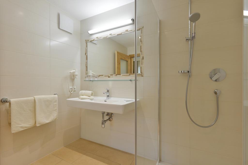 Hotel Garni Birkenhof Майрхофен Экстерьер фото
